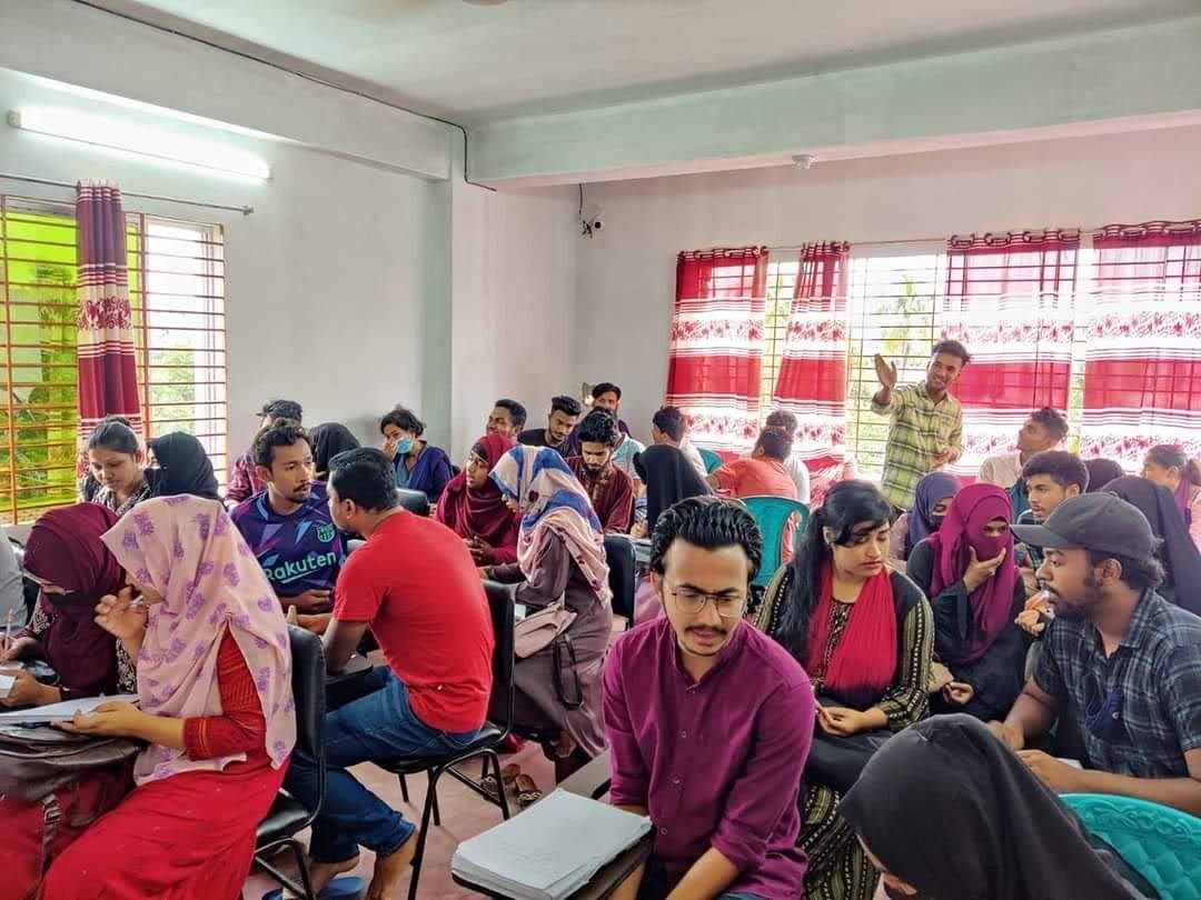 A full classroom of students at the Nazmul Store campus